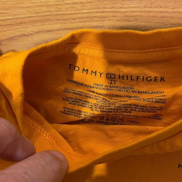 Tommy Hilfiger Tee size 2 T (GA) - Picture 5 of 10